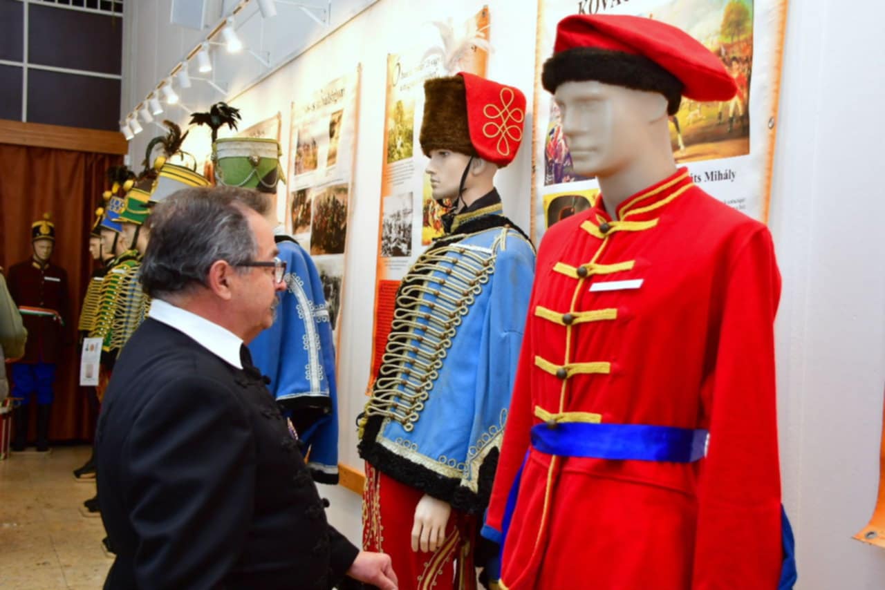20 éves a Mikecz Bandérium kiállítás megnyitója - 1. kép