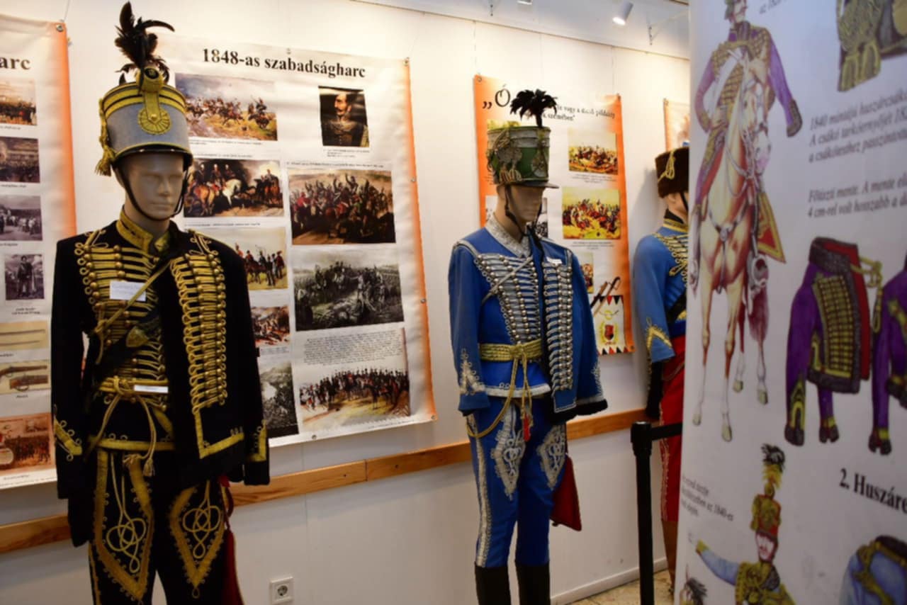 20 éves a Mikecz Bandérium kiállítás megnyitója - 2. kép