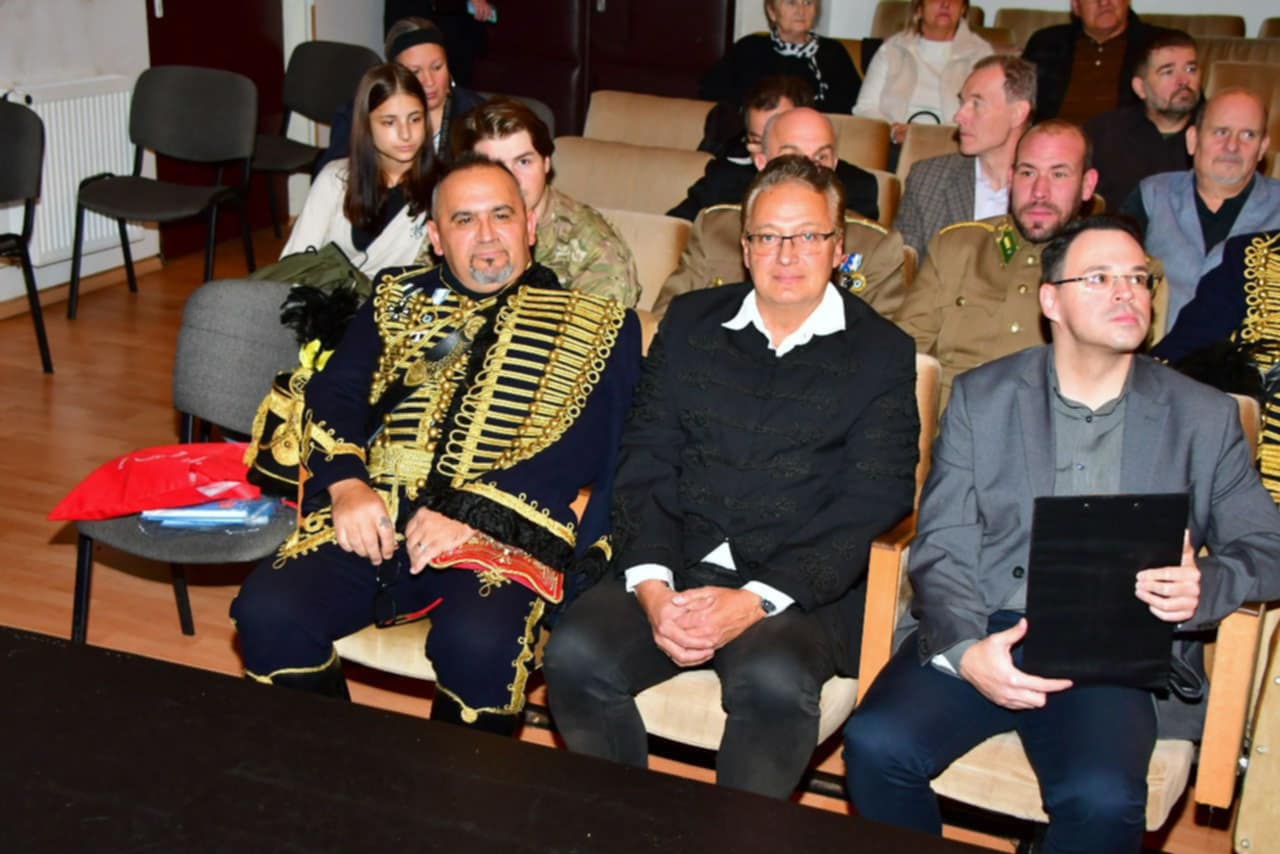 20 éves a Mikecz Bandérium kiállítás megnyitója - 3. kép