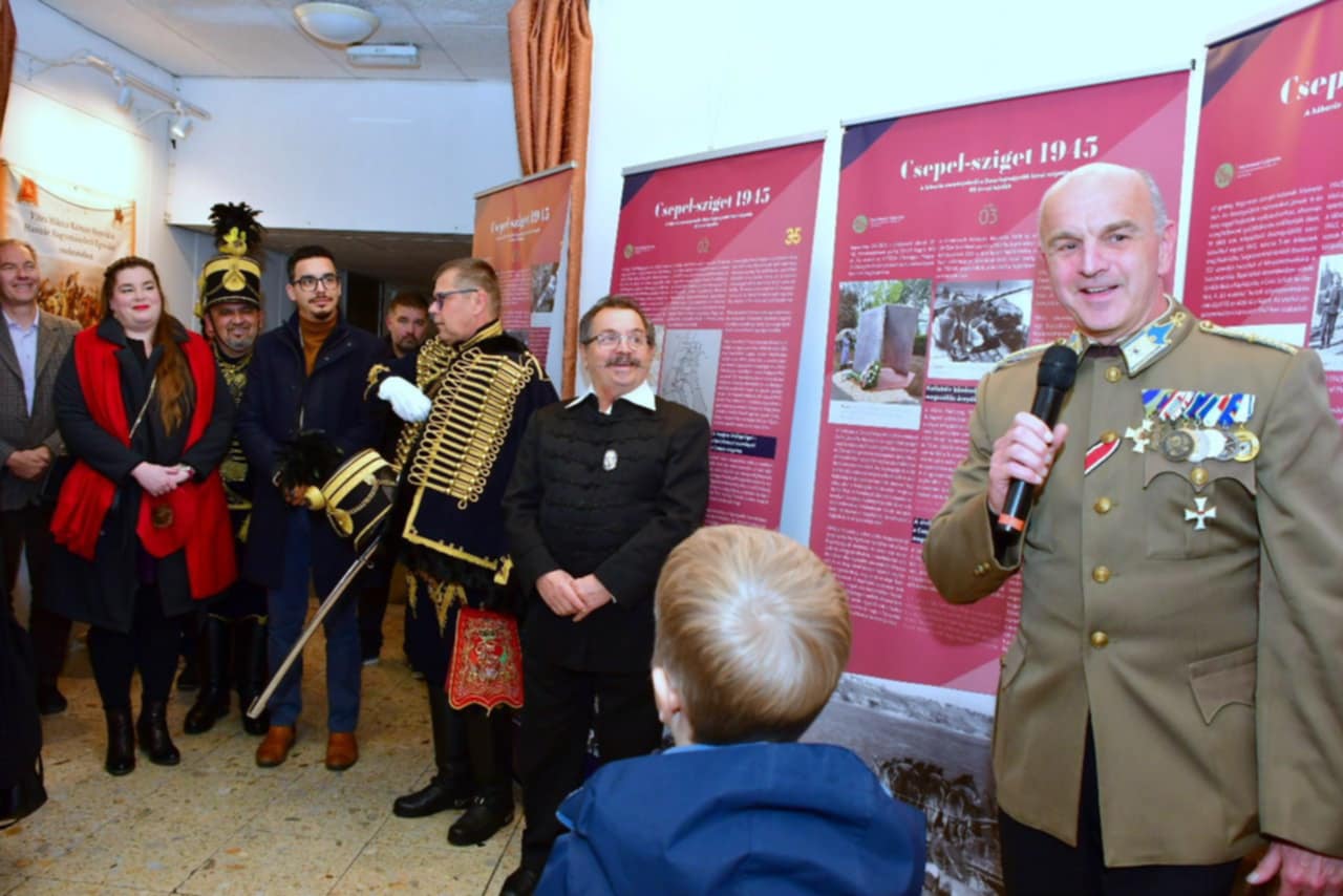 20 éves a Mikecz Bandérium kiállítás megnyitója - 15. kép