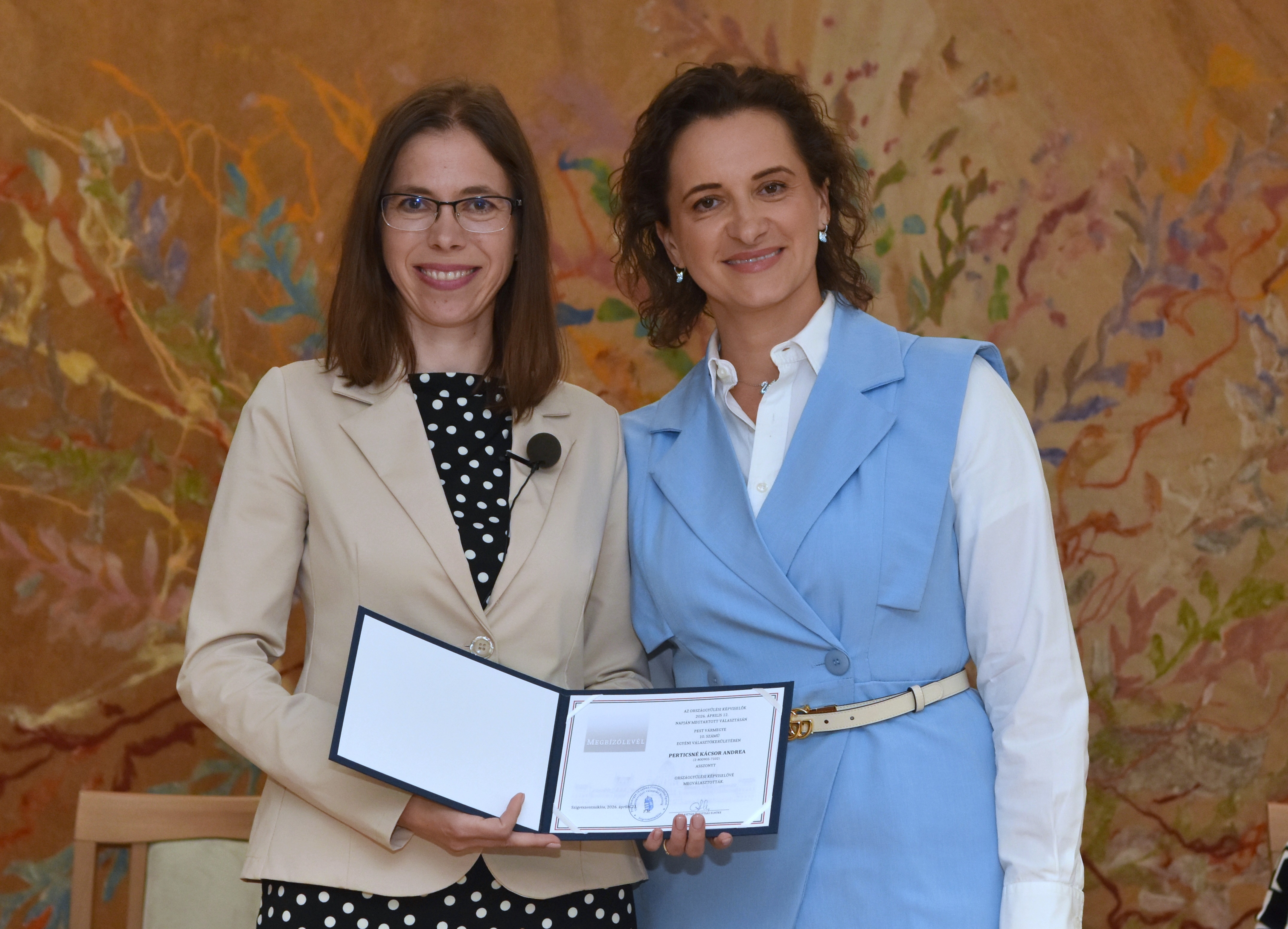 Átvette megbízólevelét Perticsné Kácsor Andrea