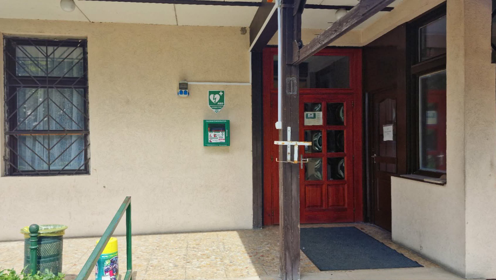 Újabb defibrillátor készülékkel bővült városunk