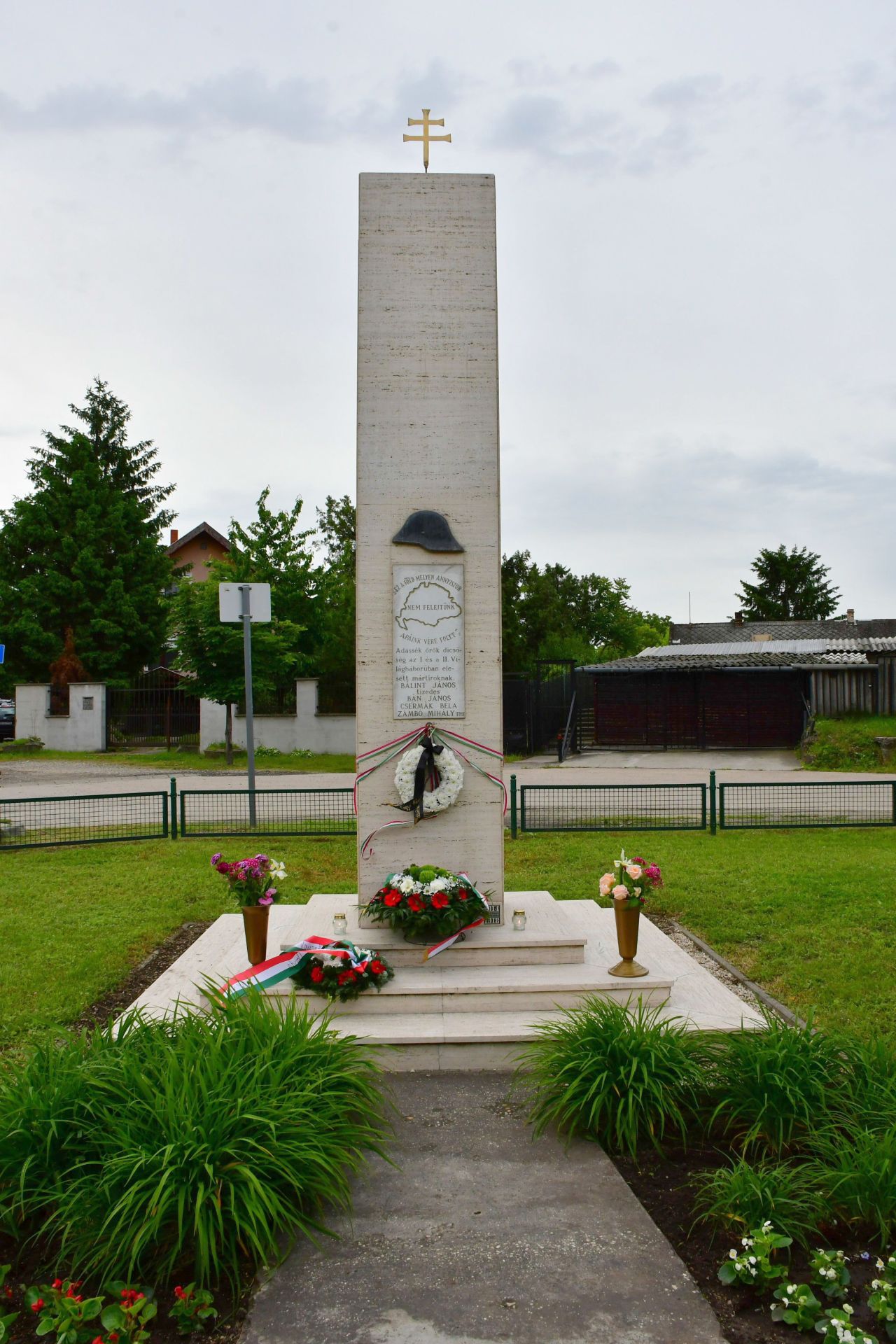 Lakihegyi Hősi Emlékmű